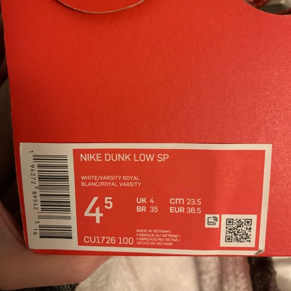 NIKE DUNKS - Picture 5 of 5